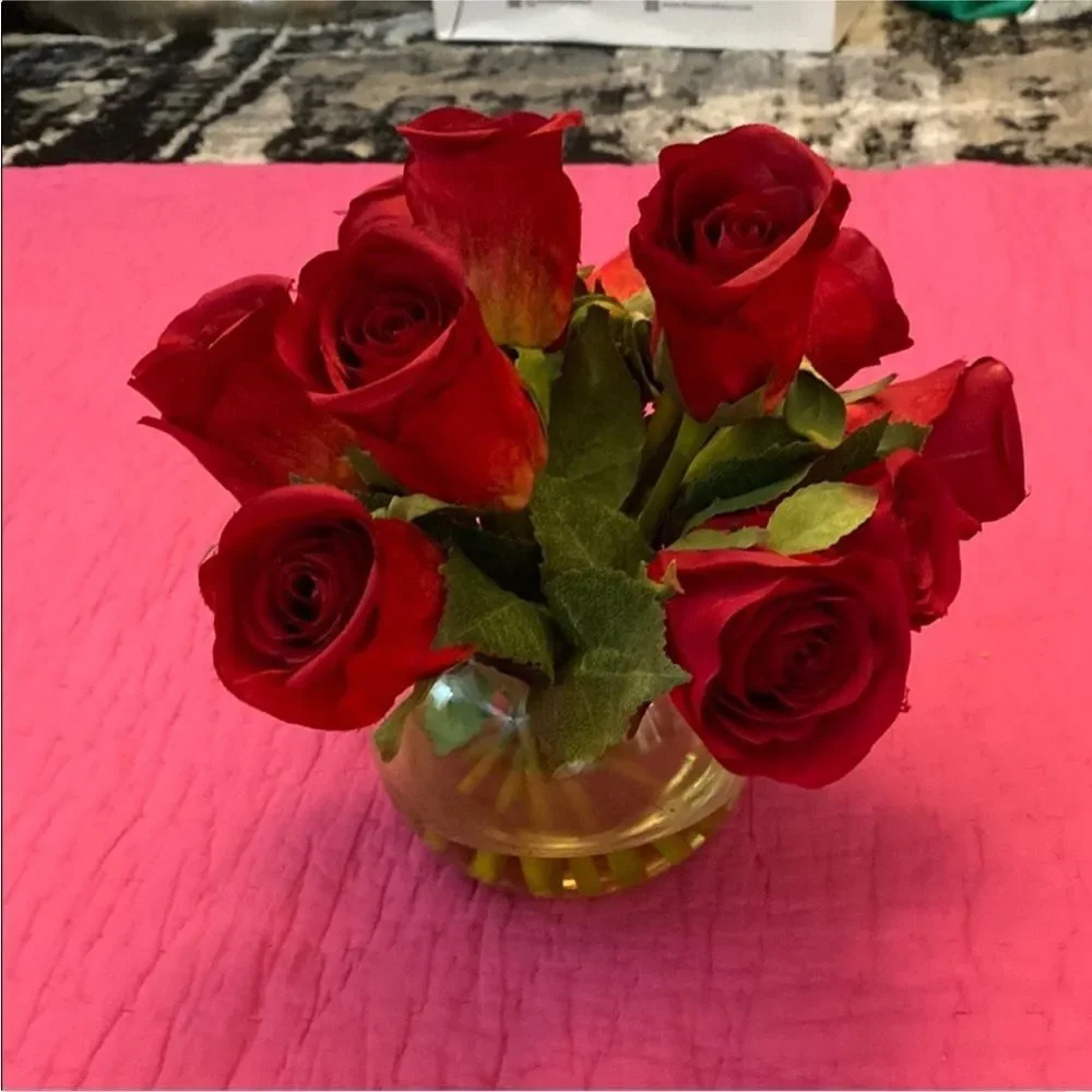 Elegant Red Rose Arrangement in Glass Vase